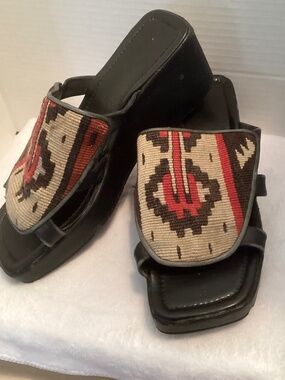 Vintage KILIM slip on wedges… size 39/8.5